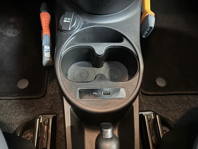 Fiat 500 1.2 Young. Navi. Cruise!