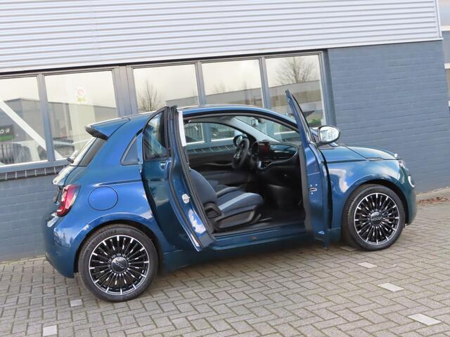 Fiat 500 3+1 Icon Plus 42 kWh | pano dak | carplay | 17 inch