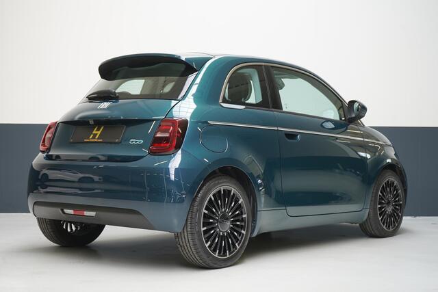 Fiat 500 La Prima 42 kWh | SoH 94,9% | Panoramadak | Leder | Navigatie | Carplay | Lm velgen | Blind-Spot