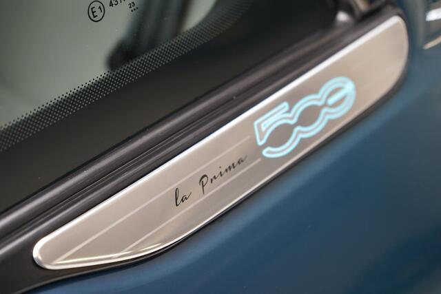 Fiat 500 La Prima 42 kWh | SoH 94,9% | Panoramadak | Leder | Navigatie | Carplay | Lm velgen | Blind-Spot
