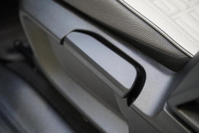 Fiat 500 La Prima 42 kWh | SoH 100% | Panoramadak | Leder | Navigatie | Carplay | Lm velgen | Blind-Spot