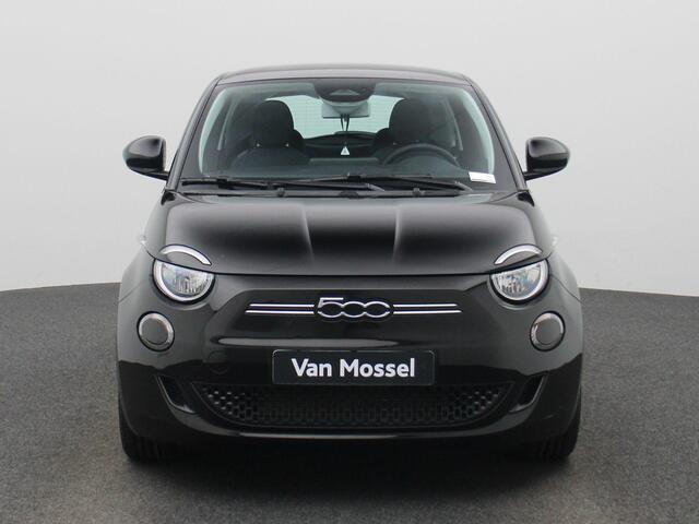 Fiat 500 500e 42 kWh Icon 119PK | Digital Cockpit | Panoramadak | Navigatie | Achteruitrijcamera | Climate Control | Apple CarPlay & Android Auto