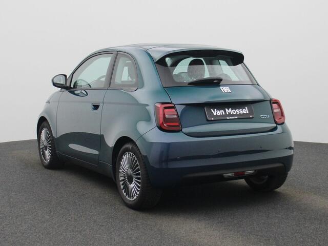 Fiat 500 500e 42 kWh Icon | Climate Control / ECC | Panoramadak | Licht metalen velgen 16 inch | Cruise control Standaard | Connectiviteit af fabriek | Navigatie | Stoelverwarming | Park Distance Control voor en achter |