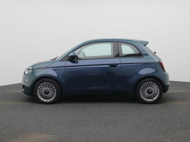 Fiat 500 500e 42 kWh Icon | Climate Control / ECC | Panoramadak | Licht metalen velgen 16 inch | Cruise control Standaard | Connectiviteit af fabriek | Navigatie | Stoelverwarming | Park Distance Control voor en achter |