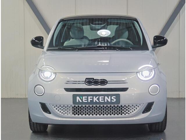 Fiat 500 1.0 Hybrid La Prima | Camera | Stoleverwarming | ClimateControl | Panoramadak | Keyless Start | CruiseControl | Navigatie | AppleCarPlay/AndroidAuto |