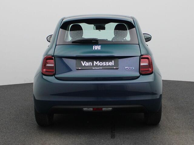 Fiat 500 500e 42 kWh Passion 119PK | Navigatie via Telefoon | Digital Cockpit | DC Snellader | Apple CarPlay & Android Auto