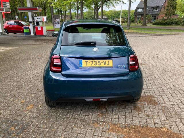 Fiat 500 Icon/42kWh/keyLess/Nav/Pano/Add.Cruise/16LM/Clima