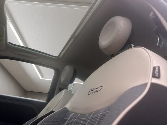 Fiat 500 1.2 Lounge 2019 ZWART | Panoramadak | Apple CarPlay | Benzine |