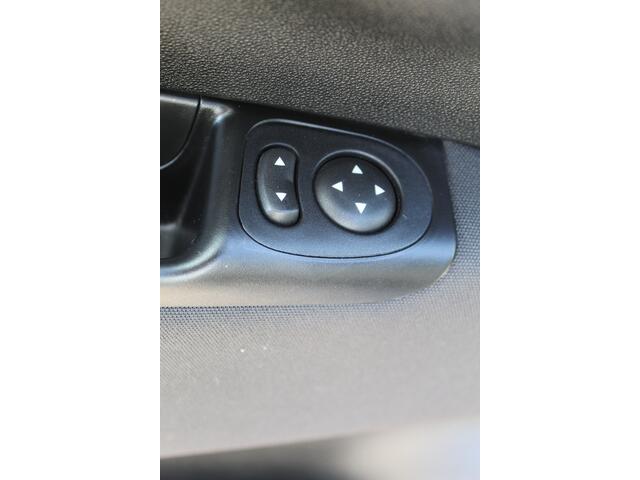 Fiat 500 1.0 70 pk Hybrid Cruise Control, Apple Carplay, Bluetooth, Parkeersensoren achter
