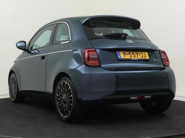 Fiat 500 La Prima 42 kWh | Winter Pack | Carplay | Camera | Schuifdak |