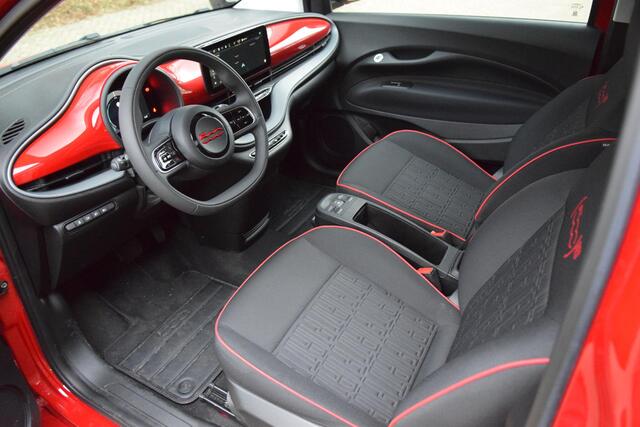 Fiat 500C RED 24 kWh Virt cockpit/Cam/Nav/Ecc/Lmv