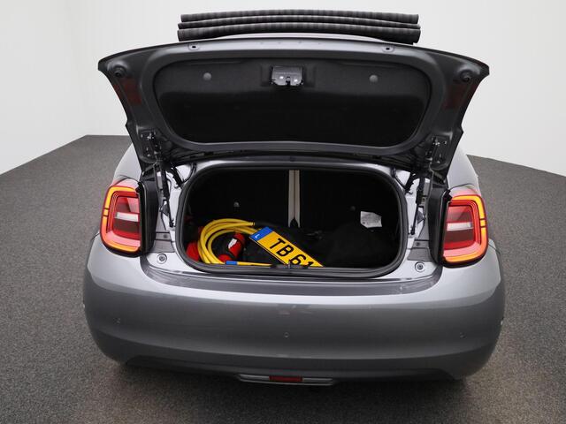 Fiat 500C 500e 42 kWh La Prima | Achteruitrijcamera | Adaptive Cruise Control | Canvas Open Dak | CCS | Draadloos Opladen | Leder | Stoelverwarming |