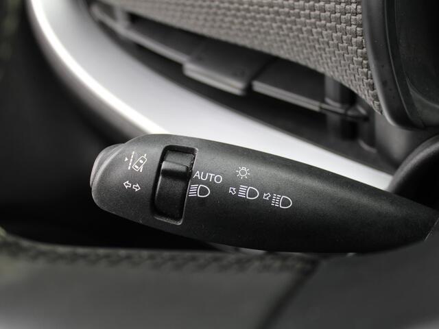 Fiat 500C La Prima 42 kWh | Schuifdak | Stoelverwarming | Camera | Dodehoek detectie | LED | Cruise adapt. | 17" LM | Draaloze telefoonlader | Carplay | Navi |