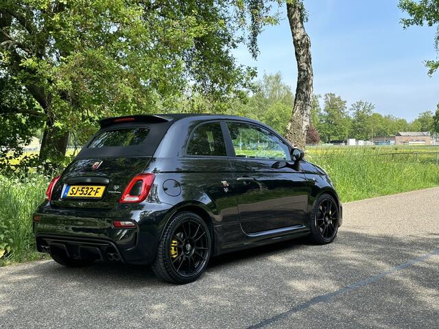 Fiat 500C ABARTH 1.4 T-Jet Competizione | CABRIO | AUTOMAAT | LEER | BEATS AUDIO | OZ 17 INCH VELGEN | WINDSCHERM | CARPLAY |