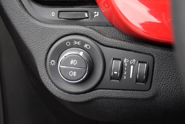 Fiat 500X 1.6 Lounge | elektrisch glazen panorama-dak | lendensteun | Navigatie |