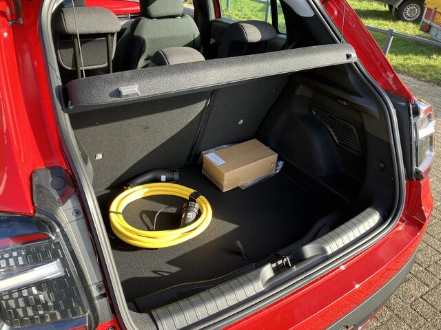 Fiat 600 600e RED 54 kWh | VOORRAAD | Actieradius 400km WLTP | 100kW snel laden | 30 min = 80% vol