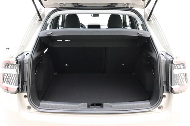 Fiat 600 1.2 Hybrid Urban 136 PK | Navigatie | Keyless | Climate control | Lichtmetalen velgen | Parkeersensoren | Camera