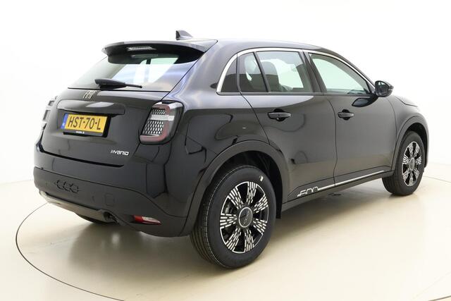 Fiat 600 1.2 Hybrid Black Edition | Apple Carplay/Android auto | Parkeersensoren | 17'' lichtmetalen velgen | LED verlichting | Automaat