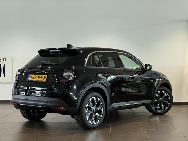 Fiat 600 600e La Prima 54 kWh | LEDER | NAVI | MASSAGE | VERW. VOORSTOELEN | CLIMA | CAMERA