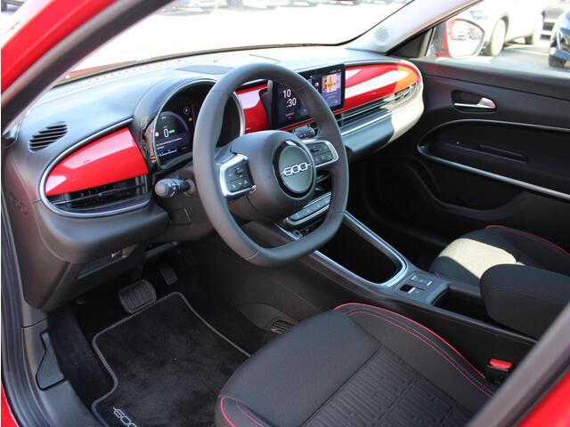 Fiat 600 600e RED 54 kWh 400KM RANGE