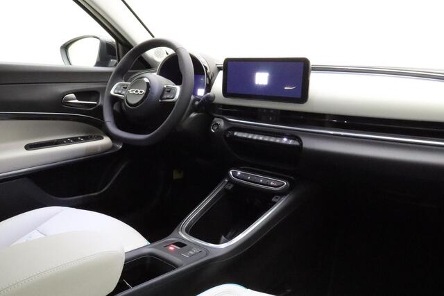 Fiat 600 600e La Prima 54 kWh 156 Pk | DEMO | 400+ Km WLTP | Electrische Achterklep | Lederen Bekleding | Camera Achter | Keyless Start