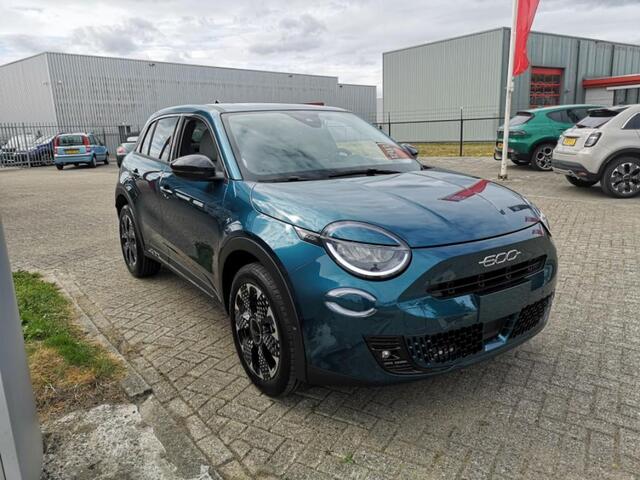 Fiat 600 1.2 Hybrid La Prima 136 PK | Full option | Camera | Stoelverwarming | Carplay | Dodehoeksens.