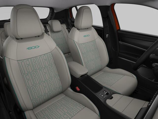 Fiat 600 600e La Prima 54 kWh | 17% Bijtelling | Carplay | Elek. Stoel | Stoelverwarming | Keyless | LED | Clima