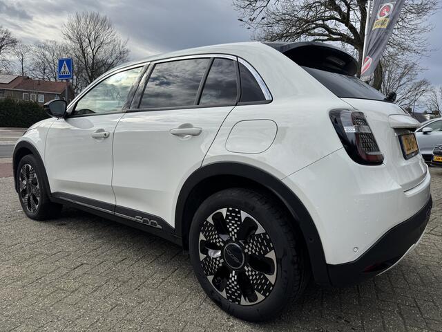 Fiat 600 1.2 Hybrid La Prima Aut., Camera | Leer | Navi & CarPlay