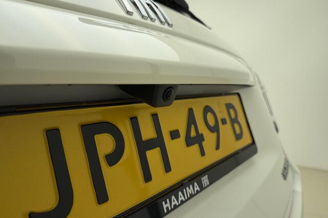 Fiat 600 1.2 Hybrid La Prima | Camera | Lederen bekleding | Stoelverwarming | 18'' lichtmetalen velgen | Elektrische achterklep | LED verlichting | Keyless