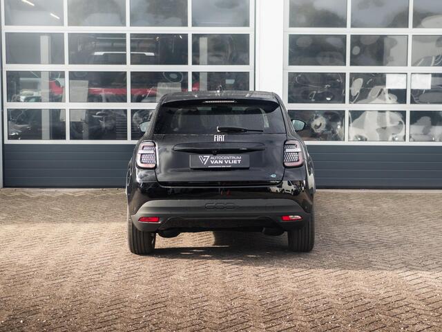Fiat 600 600e La Prima 54 kWh | Carplay | Elek. Stoel | Stoelverwarming | Keyless | LED | Clima