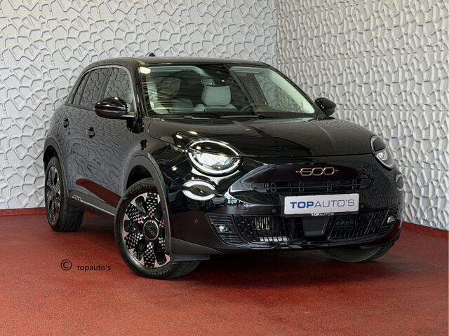 Fiat 600 1.2 Hybrid o La Prima o Leer o Massage o Elek. Stoelen o Camera o CarPlay o ACC o Stoelverw. o Elek. Klep o 18" LMV ? Top Auto Fiat Wijchen , 30 Jaar ervaring in Fiat , Wij leveren de : Icon / La Prima / Pop / Sport . Urban / Benzine / Hybrid . Met Fabrie