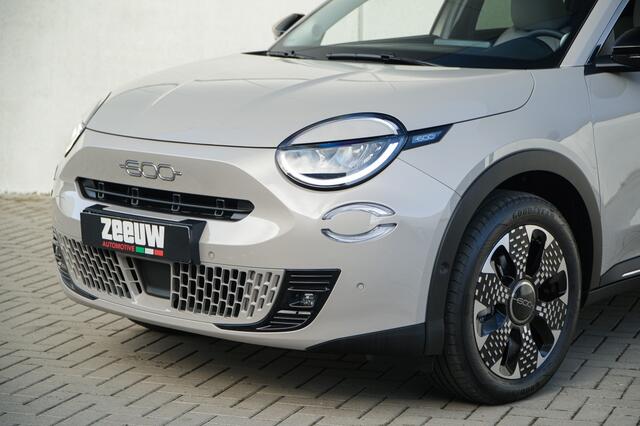 Fiat 600 1.2 Hybrid 145 PK La Prima | Navi | Camera | Carplay