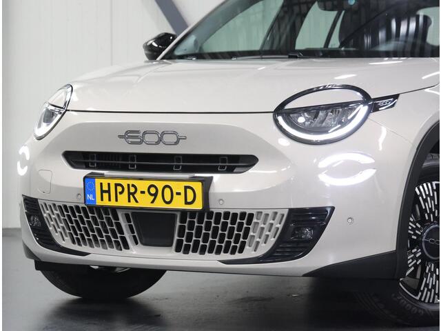 Fiat 600 1.2 110PK Urban | 1ste eigenaar | AppleCarPlay/AndroidAuto | Climate Control | Cruise Control | Camera | Parkeersensoren | Navigatie | AUTOMAAT | LM velgen | Keyless | LED | Isofix | Sfeerverlichting | Stoel/Voorruitverwarmd |