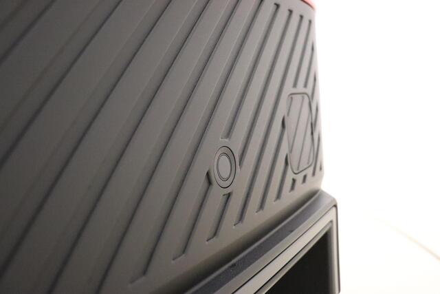 Fiat Abarth 600e Turismo 54 kWh | 20'' lichtmetalen velgen | Sabelt sportstoelen | Zwarte hemelbekleding | Alcantara sportstuur | Sperdifferentieel | Uit voorraad leverbaar!