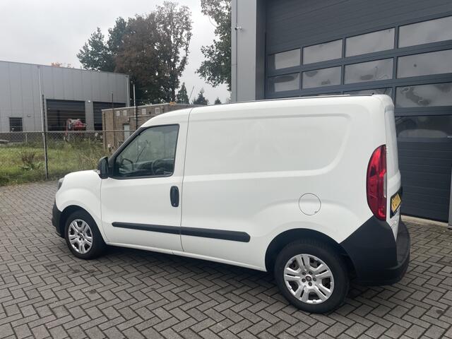 Fiat DOBLO 1.6 MJ 105PK airco | navigatie | 3-zits