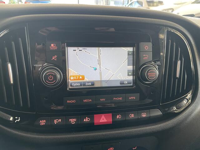 Fiat DOBLO Cargo 1.6 MJ L1H1 SX Airco - Bluetooth - Parkeersensoren achter - Radio - Tussenschot volledig - Zijschuifdeur rechts - Stuur multifunctioneel - Mistlampen voor - Elektrische ramen voor