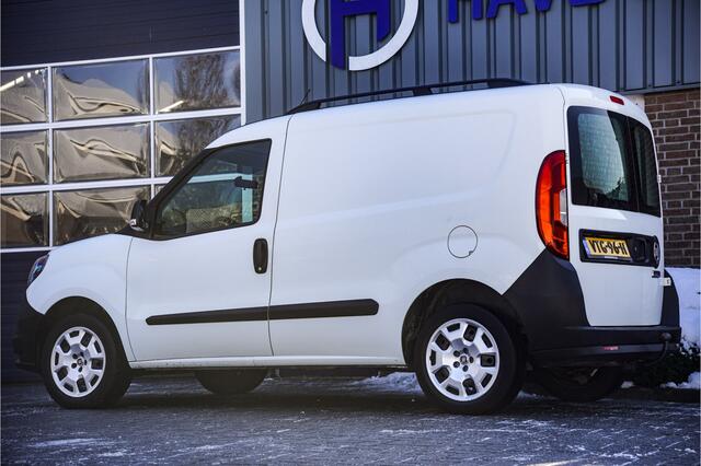 Fiat DOBLO Cargo 1.4 Benzine L1, AIRCO, TREKHAAK, BTW-VRIJ / MARGE
