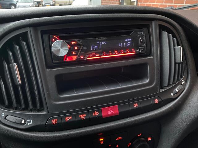 Fiat DOBLO Cargo 1.6 MJ L1H1 105PK AIRCO 6-VERSNELLINGEN ACHTERDEUREN