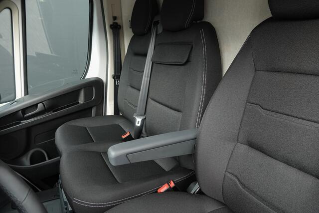 Fiat DUCATO L2H2 2.2 MultiJet 140Pk Aut. | 35 | Stoel-Bank | Achteruitrijcamera | Webasto standkachel | Trekhaak