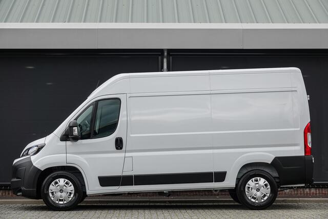 Fiat DUCATO L2H2 2.2 MultiJet 140Pk Aut. | 35 | Stoel-Bank | Achteruitrijcamera | Webasto standkachel | Laadruimtebetimmering | Trekhaak