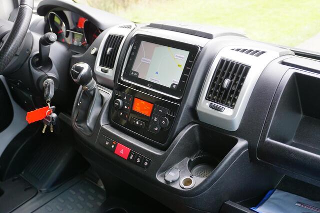 Fiat DUCATO 35H 2.3 MultiJet L4H2 180 pk |Automaat |Grijs |Topstaat |Camera |Cruise |Navi |Trekhaak |Maxi |EURO6 |1e eigenaar |Mooie camperbasis |Parkeersensoren