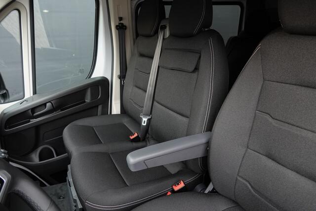 Fiat DUCATO L2H2 2.2 MultiJet 140Pk Aut. | 35 | Dubbele cabine | 6-Persoons | Achteruitrijcamera | Webasto standkachel | Trekhaak