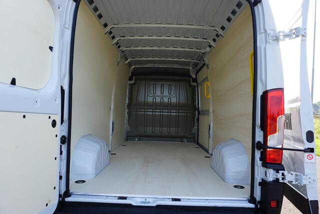 Fiat DUCATO 2.2 MultiJet 140 L3H2 3.5t |Automaat |140 pk |Betimmering |Nieuw |Camera |Cruise |Airco |Verzwaard |Bluetooth media en telefonie |DAB radio |Parkeersensoren |3500 KG verzwaard