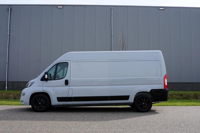 Fiat DUCATO 35 2.3 MultiJet L3H2 |GRIJS |Automaat |180 pk |3500 KG |Trekhaak |EURO6 |1e eigenaar |Camperbasis |Camera |Cruise |Navi |Camperbasis |LED