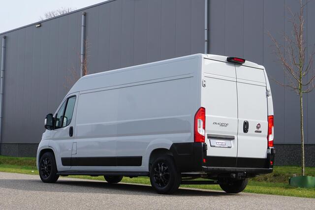 Fiat DUCATO 35 2.3 MultiJet L3H2 |GRIJS |Automaat |180 pk |3500 KG |Trekhaak |EURO6 |1e eigenaar |Camperbasis |Camera |Cruise |Navi |Camperbasis |LED