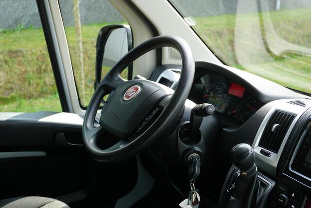 Fiat DUCATO 35 2.3 MultiJet L3H2 |GRIJS |Automaat |180 pk |3500 KG |Trekhaak |EURO6 |1e eigenaar |Camperbasis |Camera |Cruise |Navi |Camperbasis |LED
