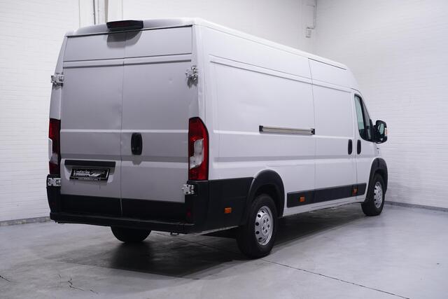 Fiat DUCATO 2.3 Mjet 130 pk L4H2 Navi, Cruise control Laadruimte Pakket, PDC achter, APK 12-2026, 3-Zits