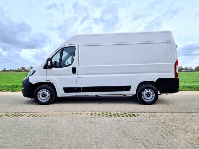 Fiat DUCATO 2.2 MultiJet 140 S&S L2H2 3.5t - 140 Pk - Euro 6 - Groot Scherm - Navi - ParkeerCamera - Airco - Cruise Control
