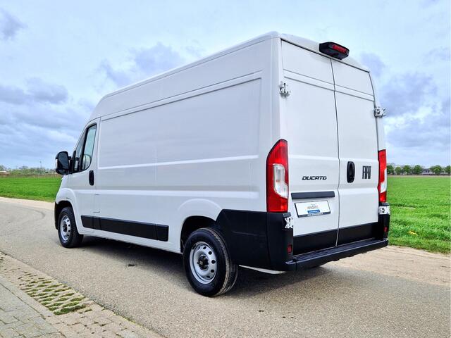 Fiat DUCATO 2.2 MultiJet 140 S&S L2H2 3.5t - 140 Pk - Euro 6 - Groot Scherm - Navi - ParkeerCamera - Airco - Cruise Control