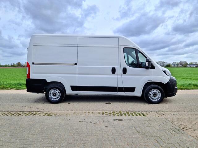 Fiat DUCATO 2.2 MultiJet 140 S&S L2H2 3.5t - 140 Pk - Euro 6 - Groot Scherm - Navi - ParkeerCamera - Airco - Cruise Control